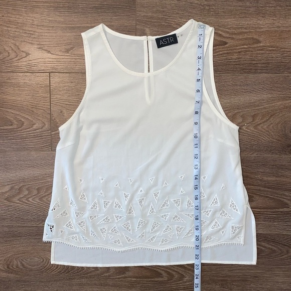 Astr White Sleeveless Top with Lace Detailing - Picture 7 of 7